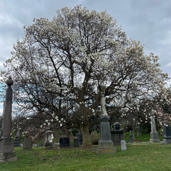 4/7/2024 tarihinde Nate F.ziyaretçi tarafından Green-Wood Cemetery'de çekilen fotoğraf