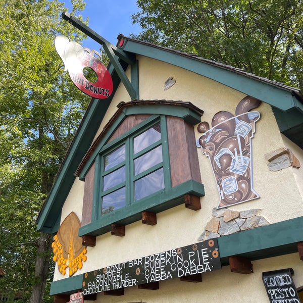 Dave's Mini Donuts Donut Shop in Tuxedo Park