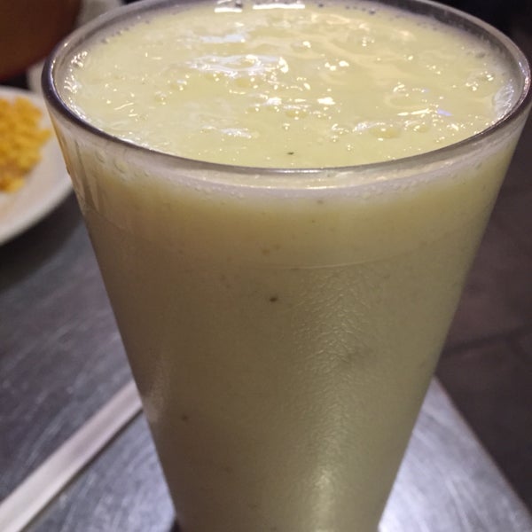 frozen fuzz smoothie with banana and peach