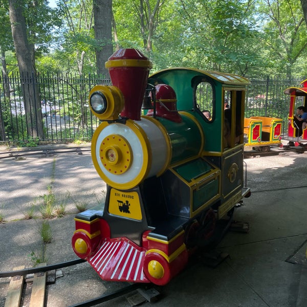 Foto tirada no(a) Forest Park Carousel por Nate F. em 6/26/2022