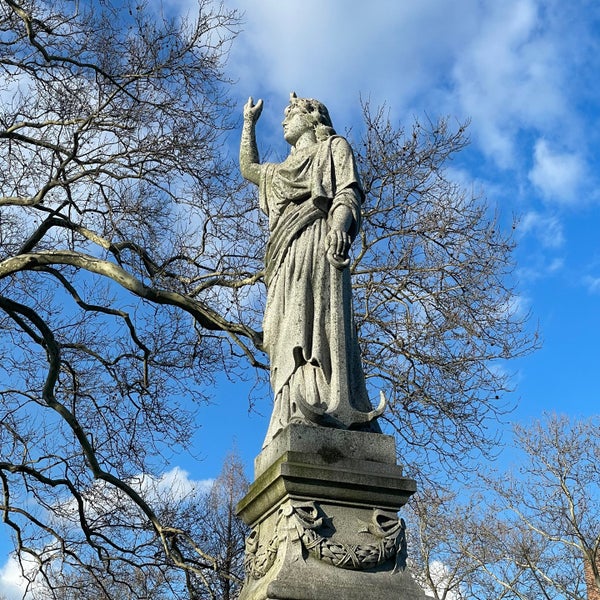 4/12/2024 tarihinde Nate F.ziyaretçi tarafından Green-Wood Cemetery'de çekilen fotoğraf