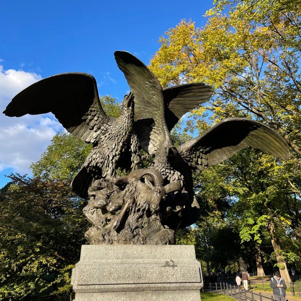 Eagles and Prey Statue Central Park 1 tip