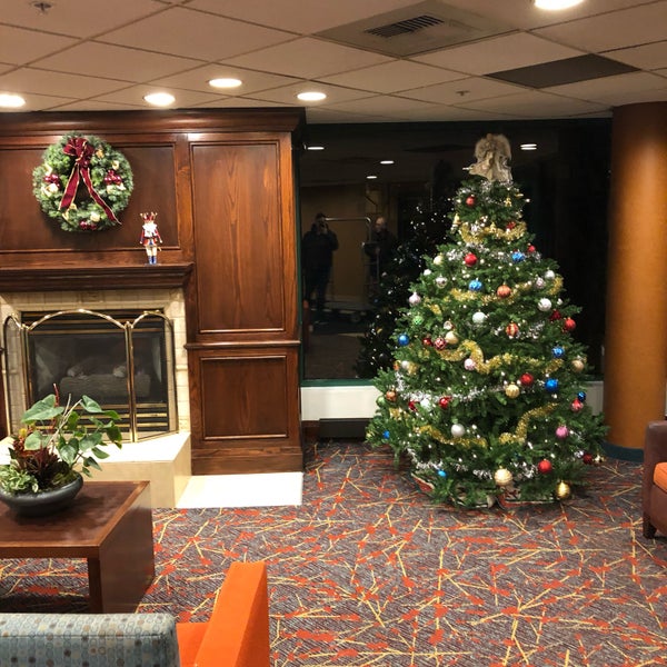 Foto diambil di Residence Inn by Marriott Minneapolis Edina oleh Nate F. pada 12/25/2018