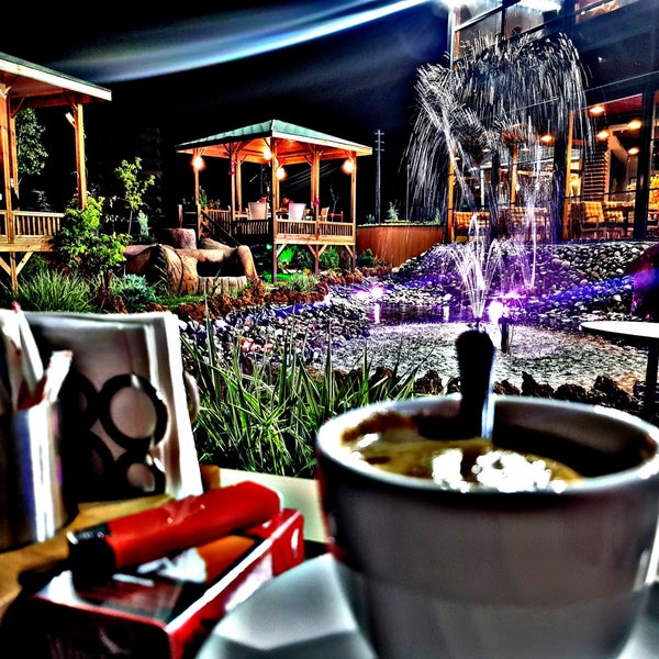 6/1/2019에 Murat Ö.님이 Bahçeli Cafe &amp; Restaurant에서 찍은 사진