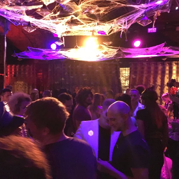 Q bar. Q bar