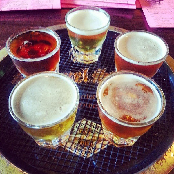 8/1/2013 tarihinde Beer P.ziyaretçi tarafından The Abner Ale House'de çekilen fotoğraf