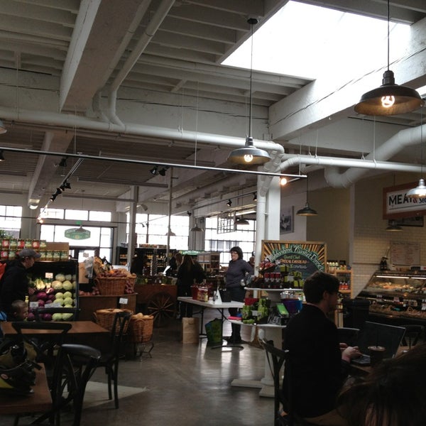 4/6/2013 tarihinde Paul S.ziyaretçi tarafından Local Choice Produce Market'de çekilen fotoğraf