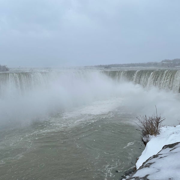 รูปภาพถ่ายที่ Niagara Falls State Park โดย Gabriel Z. เมื่อ 2/18/2024