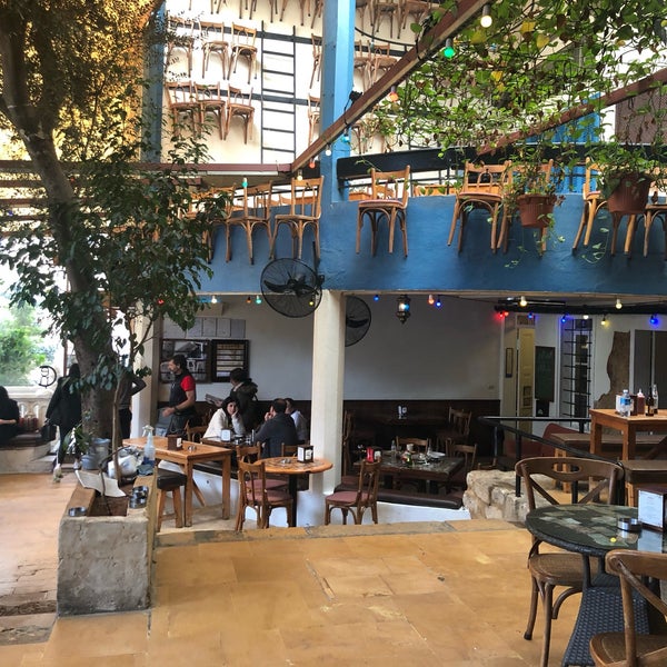Foto tirada no(a) Cafe Em Nazih por Mjeed em 3/29/2019
