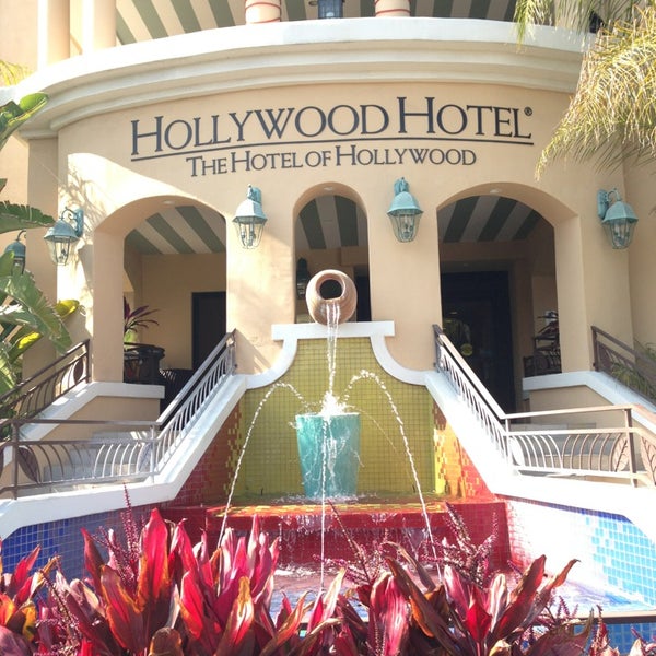 Foto scattata a Hollywood Hotel ® da Nood A. il 2/19/2013