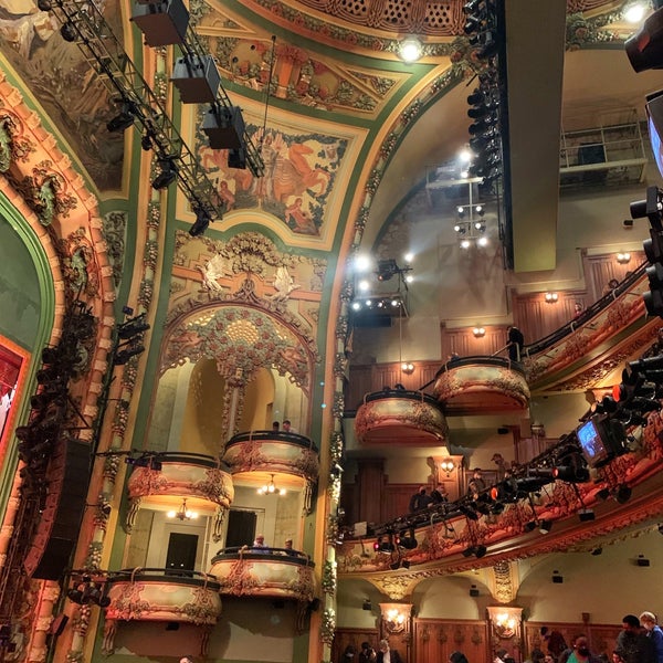 Foto diambil di New Amsterdam Theater oleh Zayed K. pada 5/1/2022