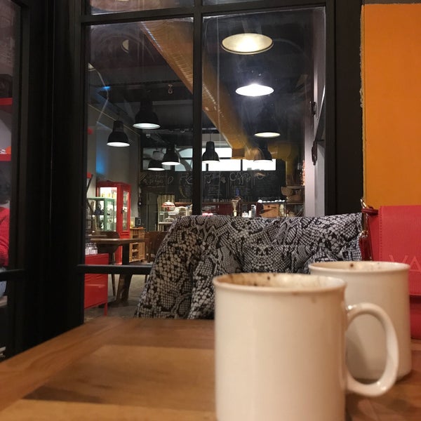 Das Foto wurde bei 180° Coffee Bakery von M A R U S Y A am 11/25/2019 aufgenommen