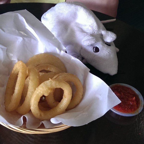 5/23/2015 tarihinde Ricky K.ziyaretçi tarafından Burger Junkyard'de çekilen fotoğraf