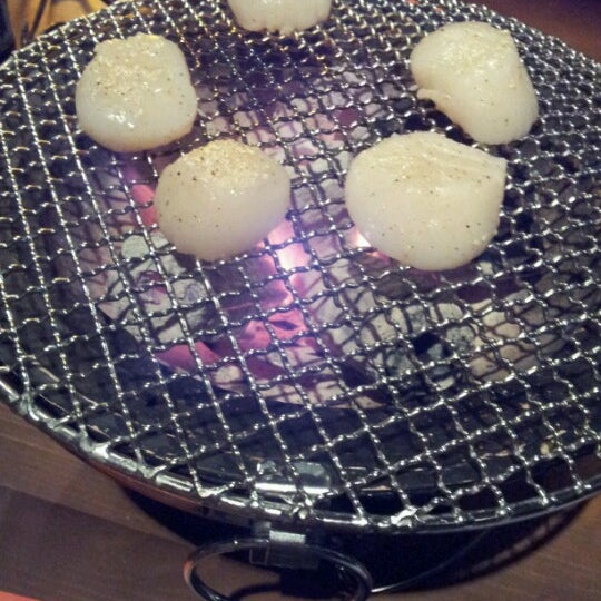 รูปภาพถ่ายที่ Yaku Japonské BBQ โดย Giorgia D. เมื่อ 2/17/2013