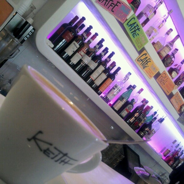 Foto tirada no(a) Keith art shop cafè por Fionna ~ Ste T. em 4/23/2013