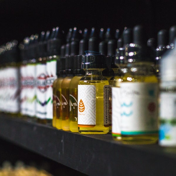 Реклама вейп магазина. Вейп шоп костанай. Smoking shop братск. Вейп шоп костанай. Vape shop ростов на дону.