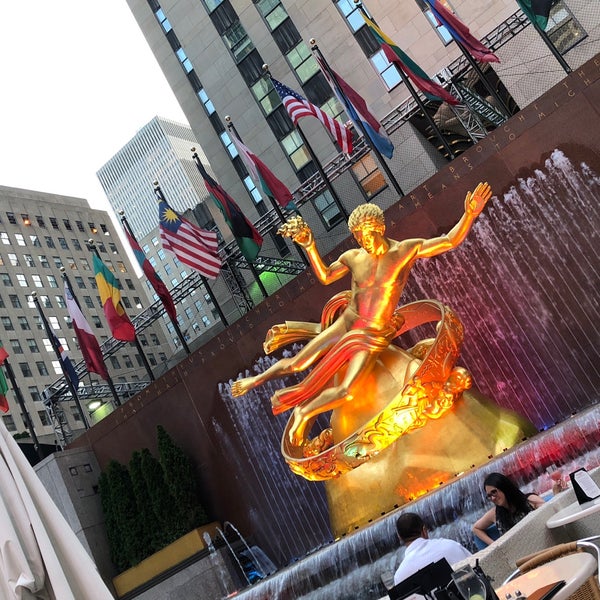 Foto tirada no(a) Rock Center Cafe por M 💛💙 em 7/14/2018