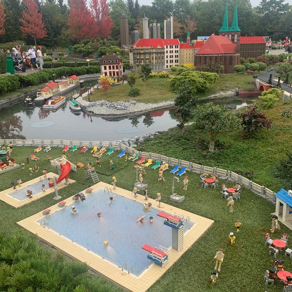 รูปภาพถ่ายที่ Legoland Deutschland โดย 24h★ q. เมื่อ 9/26/2021