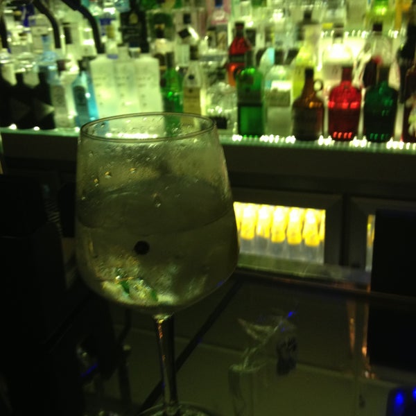 The Gin House Cocktail Bar in Porto