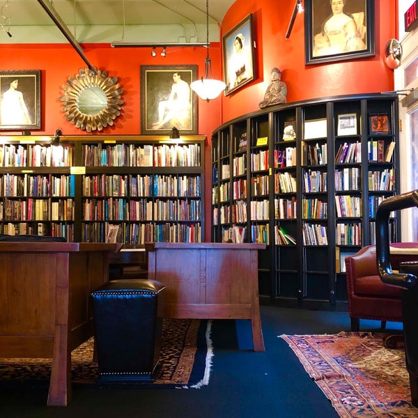 8/19/2019에 Bill A.님이 Battery Park Book Exchange And Champagne Bar에서 찍은 사진