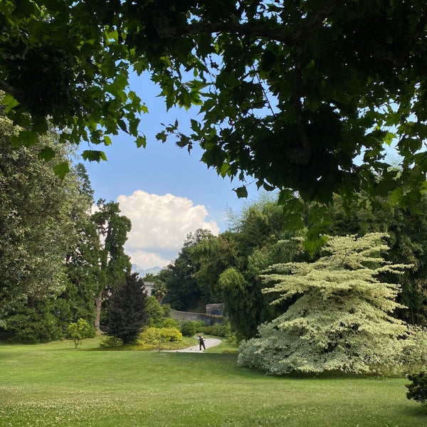 Photo taken at Giardini di Villa Melzi by Wesam on 7/3/2023