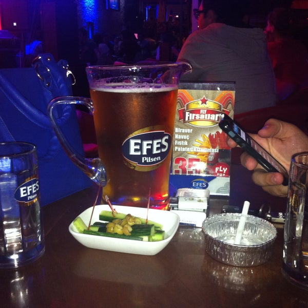 รูปภาพถ่ายที่ Fly Pub โดย 💎Bengisu ÇAĞLAR เมื่อ 4/27/2013