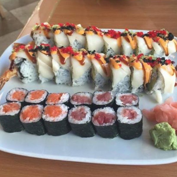 You must try the Chef's Special roll!  Delicious!