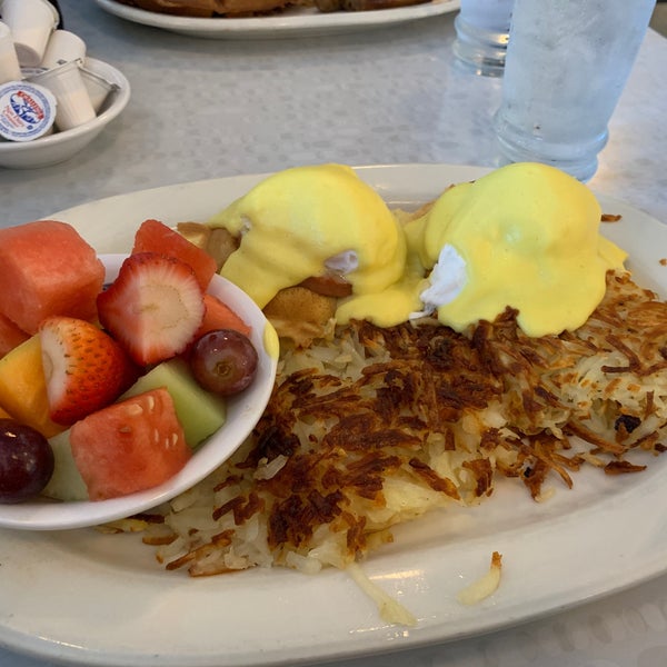 5/24/2019 tarihinde Marcie L.ziyaretçi tarafından The Waffle Spot'de çekilen fotoğraf