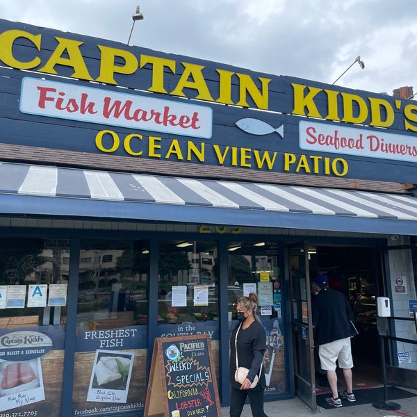 Foto tomada en Captain Kidd&#39;s Fish Market &amp; Restaurant  por Talal el 10/25/2020