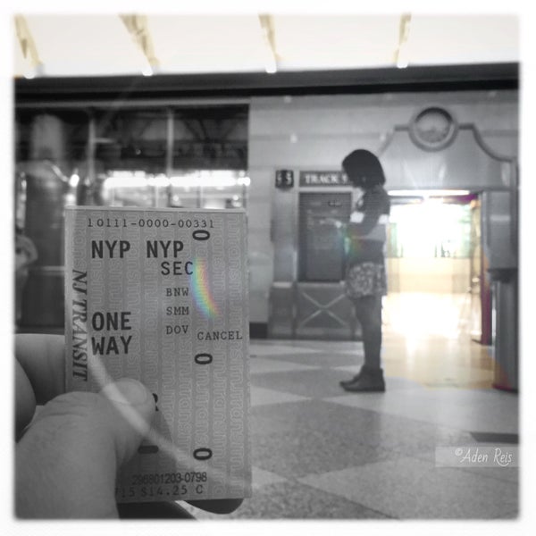 Снимок сделан в New York Penn Station пользователем Aden R. 5/18/2015