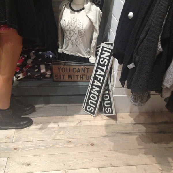 Photos at Brandy Melville Downtown Santa Monica 11 tips from 1500