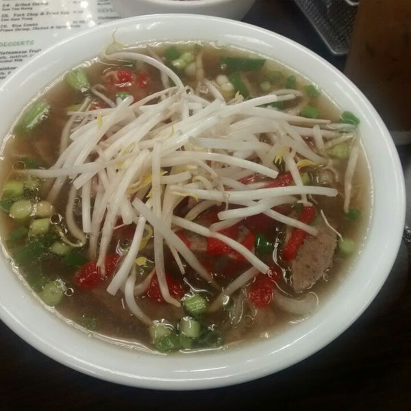 Photo taken at Pho Eatery by Leo P. on 9/10/2014