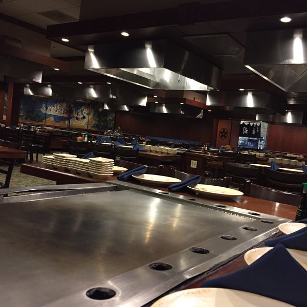 Foto scattata a Sakura Japanese Steak, Seafood House &amp; Sushi Bar da F ~ il 1/23/2018