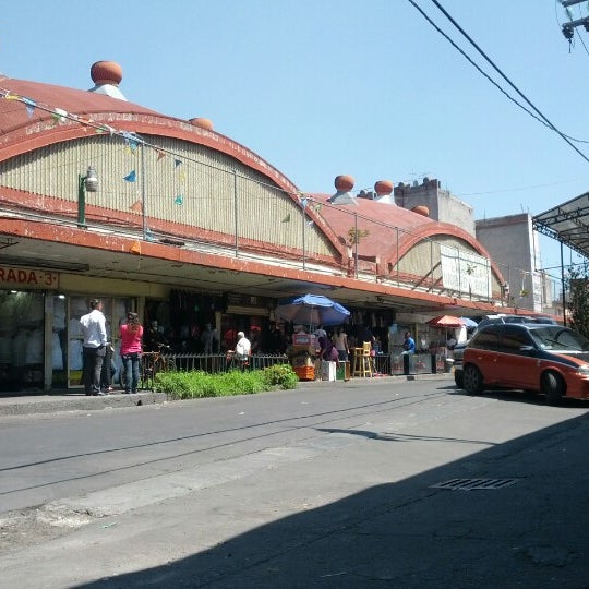 Mercado Lagunilla Ropa y Telas - Downtown - 50 tips de 3879 visitantes