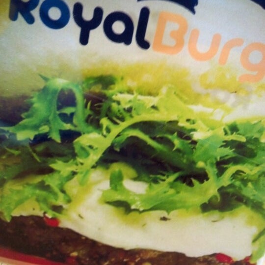 Photo taken at Royal Burger by Amaury B. on 10/7/2012