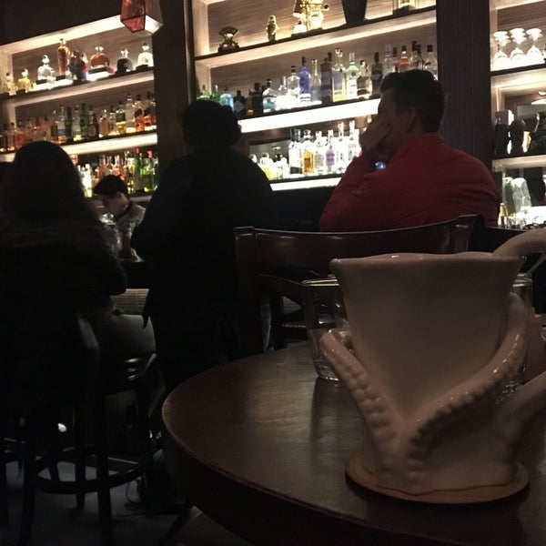 Photo taken at Dodo Café Cóctel Bar by Eva Maria M. on 1/14/2018