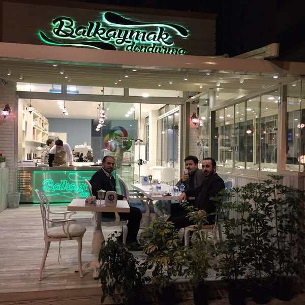 Foto scattata a Balkaymak Dondurma &amp; Cafe da Kemal 2. il 12/5/2014