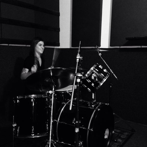 Das Foto wurde bei Rivington Music Rehearsal Studios von Maria E. am 10/17/2014 aufgenommen