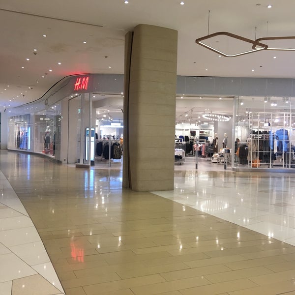 H&m clearance hours uptown