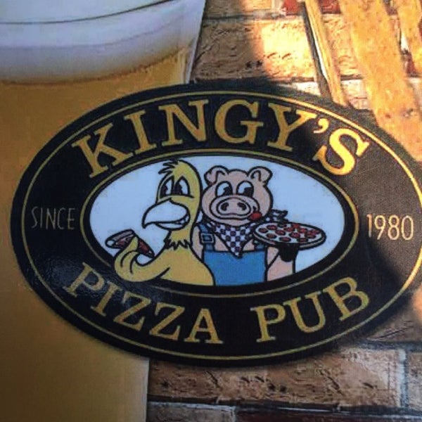 Снимок сделан в Kingy&#39;s Pizza пользователем David B. 8/18/2015
