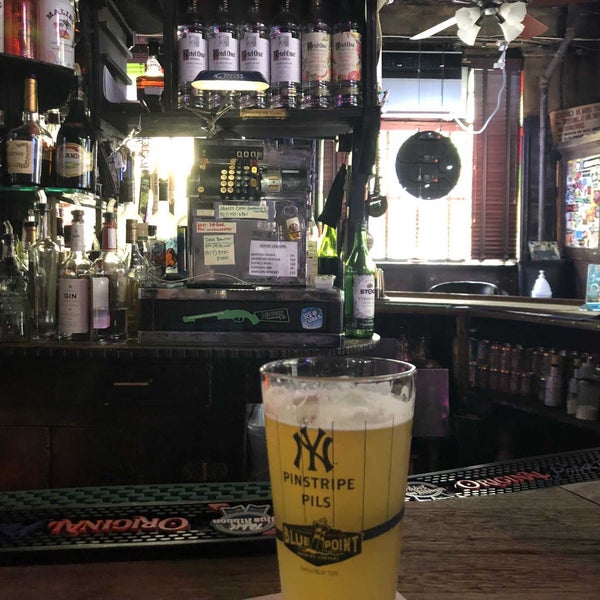 Photo taken at 7B Horseshoe Bar aka Vazacs by BillyHayes on 8/29/2021