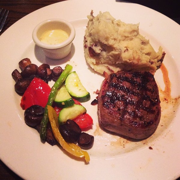 6/12/2013 tarihinde Manny E.ziyaretçi tarafından The Keg Steakhouse + Bar - Waterloo'de çekilen fotoğraf