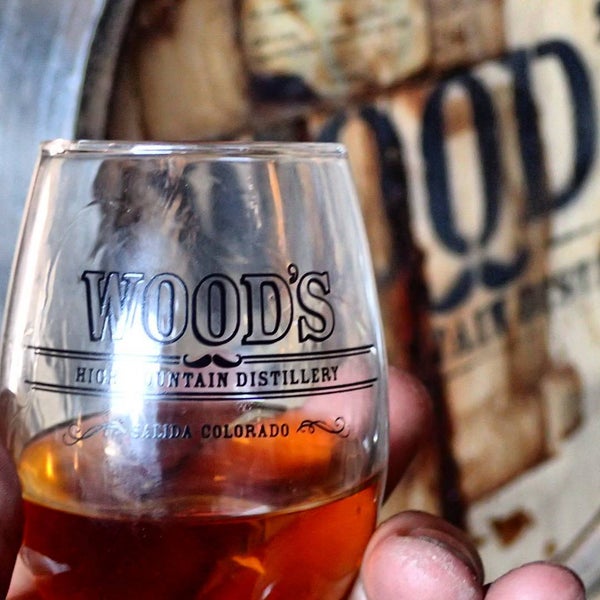 Foto diambil di Wood&#39;s High Mountain Distillery oleh PT W. pada 8/19/2015