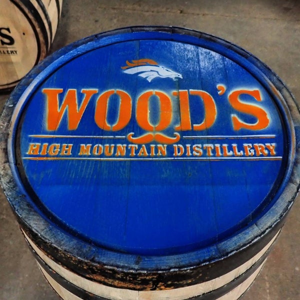 Foto scattata a Wood&#39;s High Mountain Distillery da PT W. il 12/12/2015
