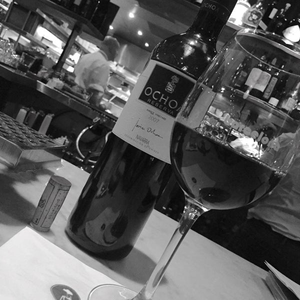 3/25/2016 tarihinde Wil S.ziyaretçi tarafından Barcelona Restaurant &amp; Wine Bar'de çekilen fotoğraf