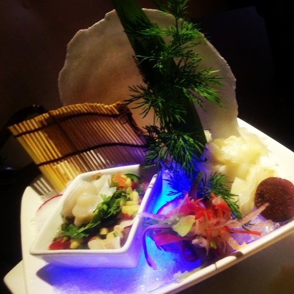2/28/2013にWil S.がPink Sumo Sushi &amp; Sake Caféで撮った写真