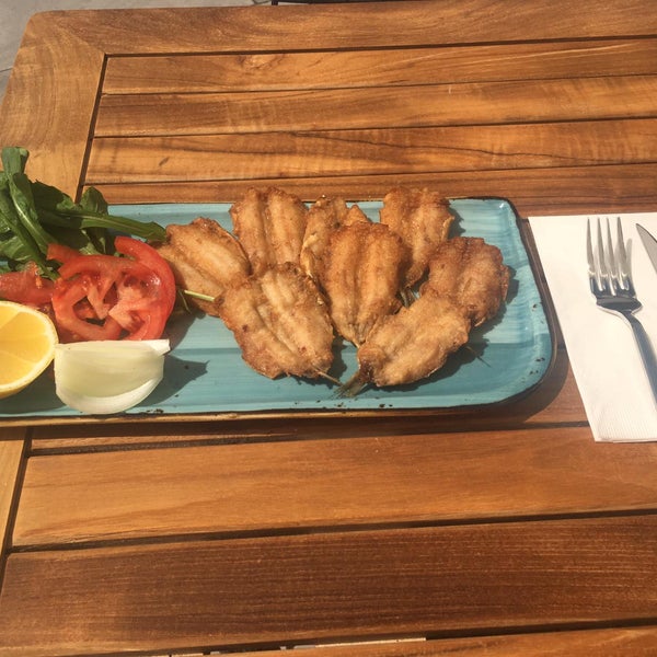 Photo taken at Keskin Fish Restaurant by Keskin Balık Market ve Meze Evi on 4/9/2019