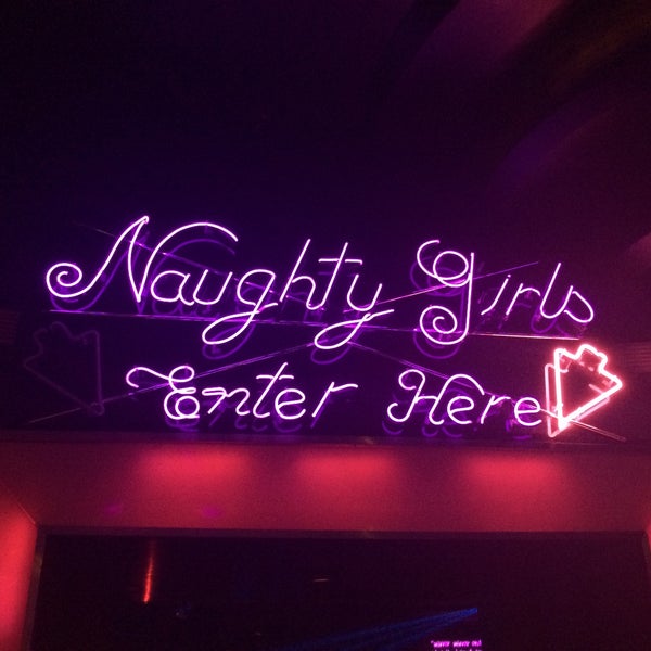 Photo prise au Mansion Nightclub par Chrissy B. le12/28/2015