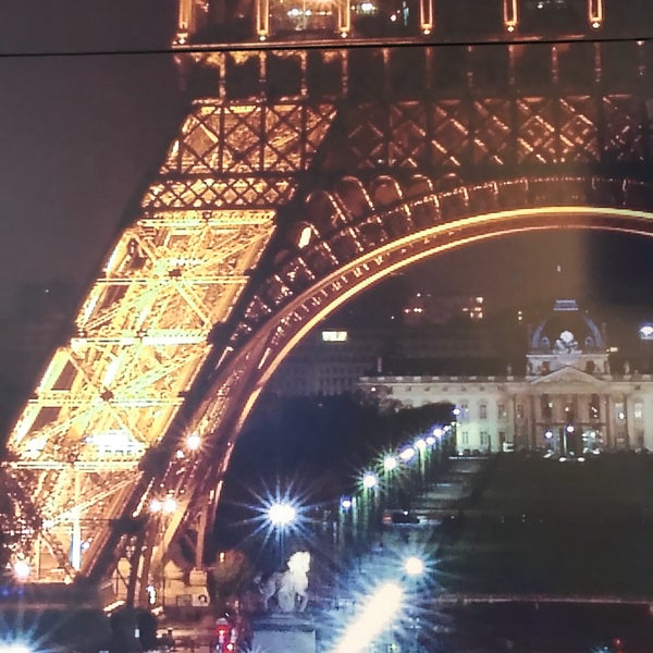 Photo taken at Hôtel Mercure Paris Centre Tour Eiffel by Alejandra M. on 5/27/2018