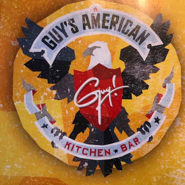 รูปภาพถ่ายที่ Guy&#39;s American Kitchen and Bar โดย Tracey C. เมื่อ 7/1/2017
